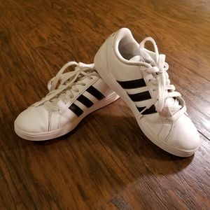 Adidas shoes girls size 2 black and white
